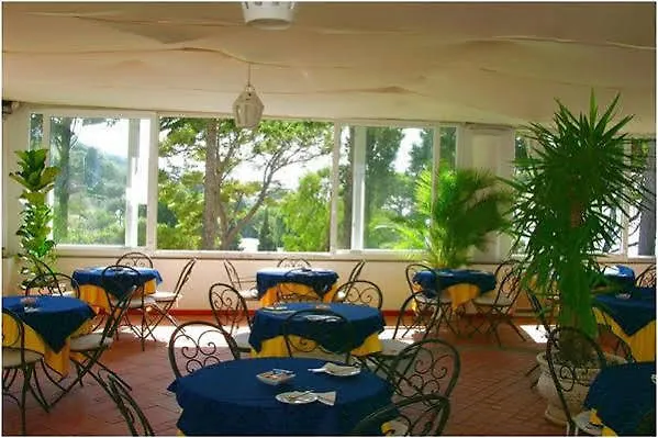 Casa Caprile فندق 3*